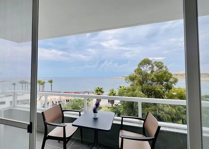 Beachfront Room Dr