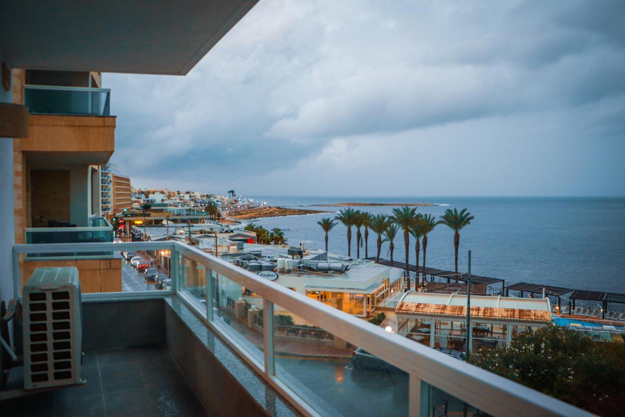 Beachfront Dr *